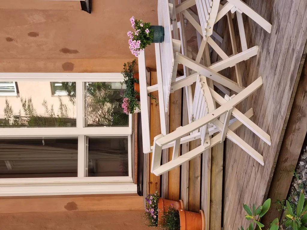 Balcon - Sekelskiftescharm Flat with Private Balcony in Hornstull