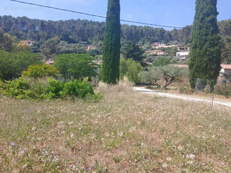 Giardino - Buildable Plot with Garden in Sollies-Pont