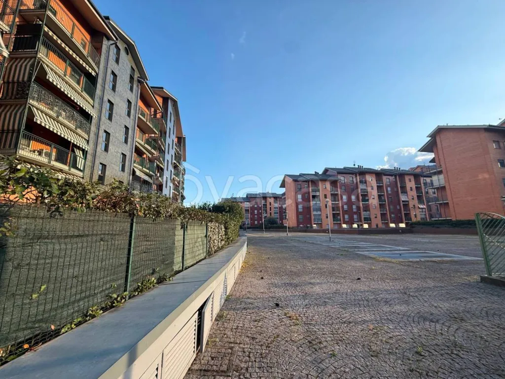 Giardino - Modern Studio with Balcony in Settimo Torinese