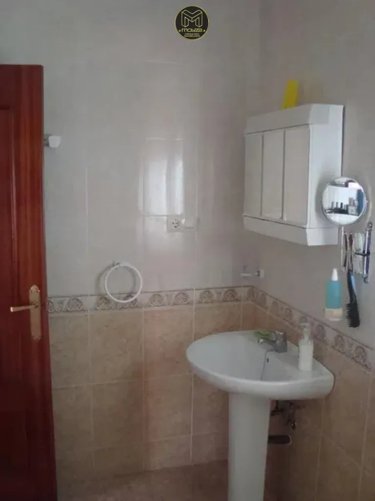 Vannitoad - Spacious Flat with Terrace in Baena
