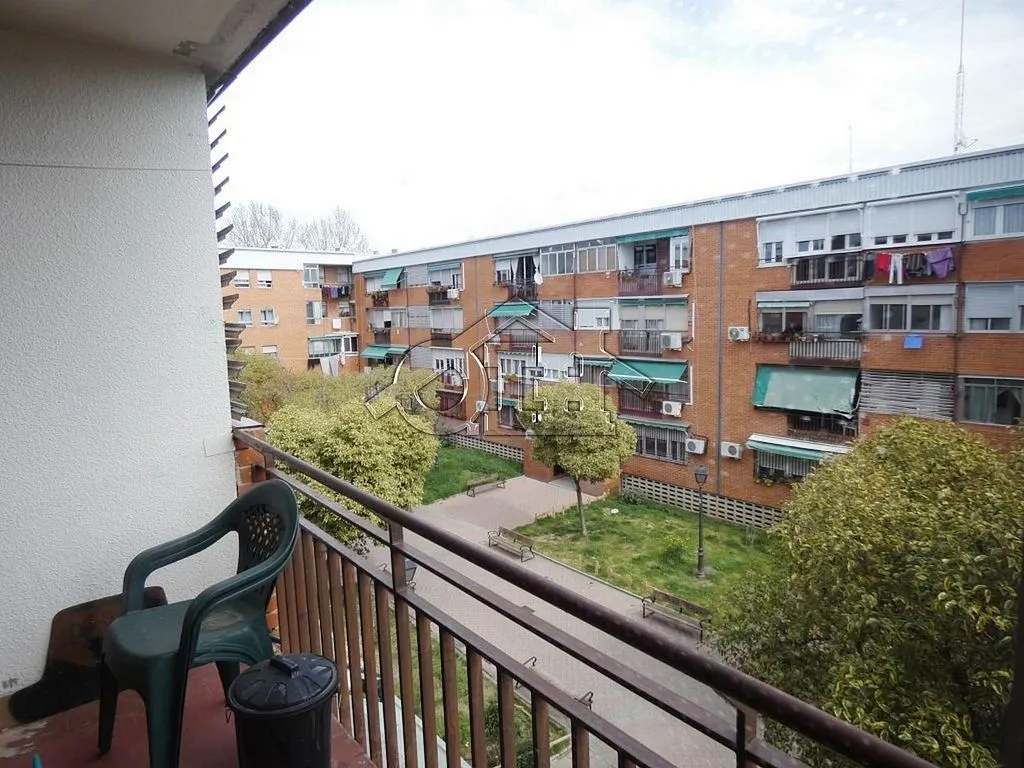 Balcon - Spacious Apartment with Terrace in Usera, Madrid