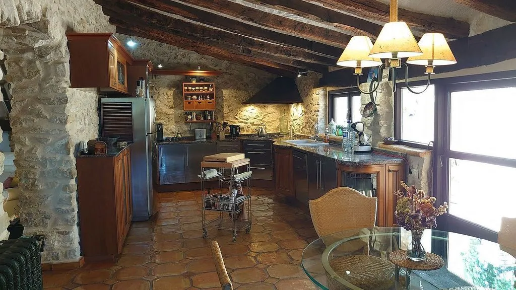 Köök - Rustic Chalet with Pool in Relleu