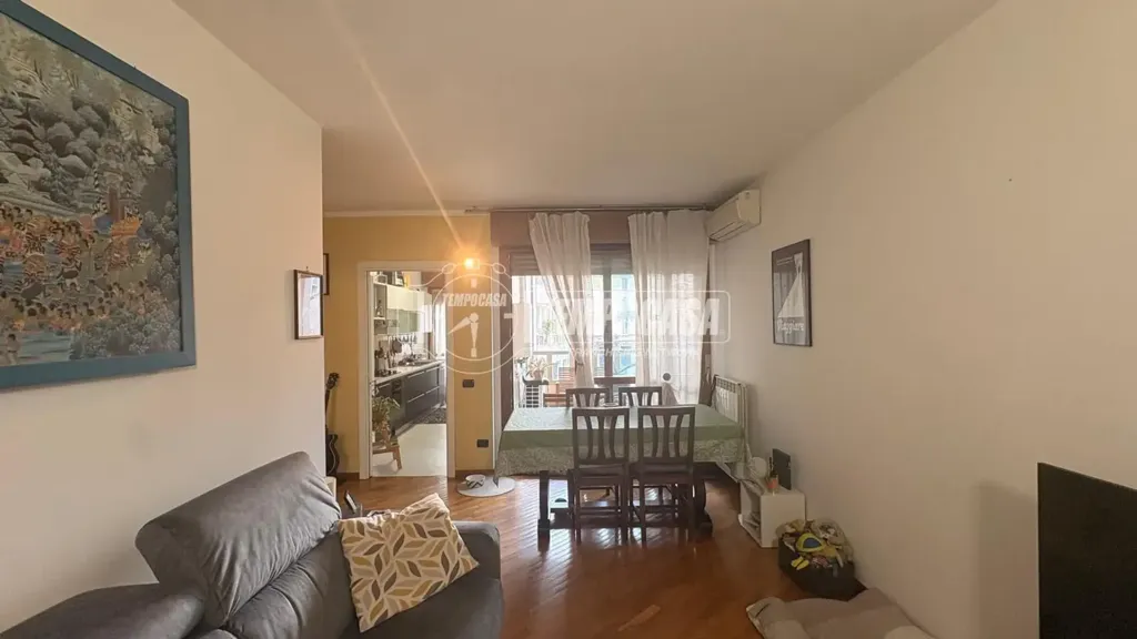 Elutuba - Twin-Storey Apartment with Balcony in Milan