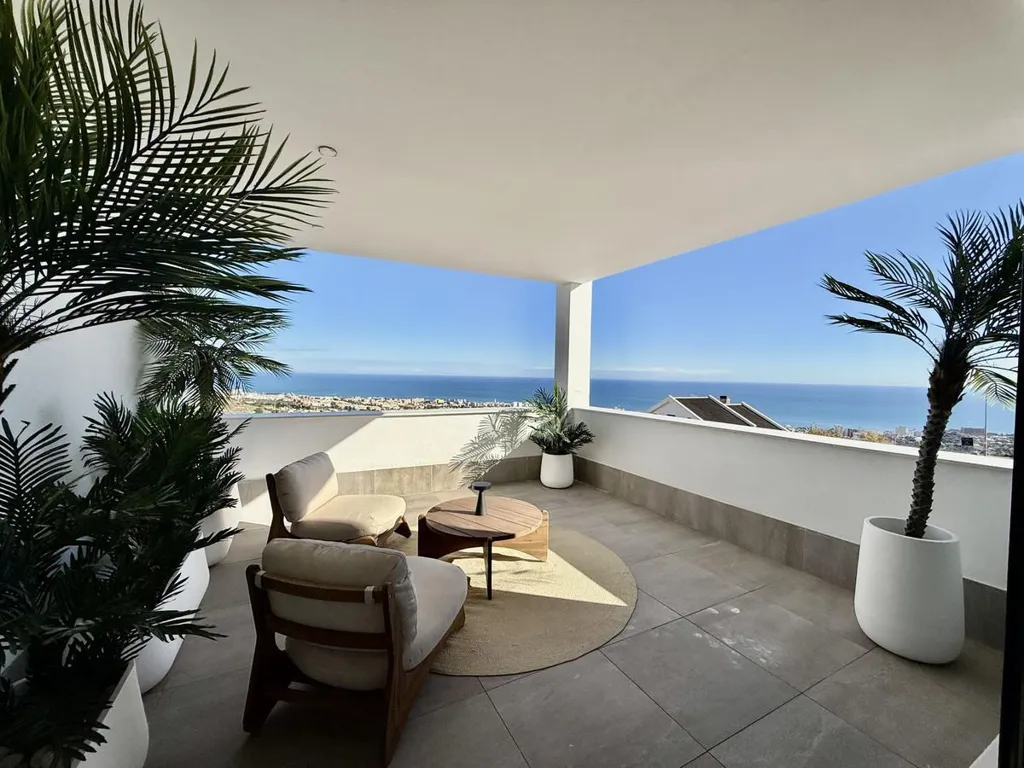 Terrace - Modern Villa with Sea Views in Benalmádena