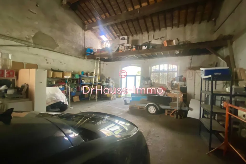 Garage - Ensemble Immobilier Rénové avec Balcon à Carcassonne