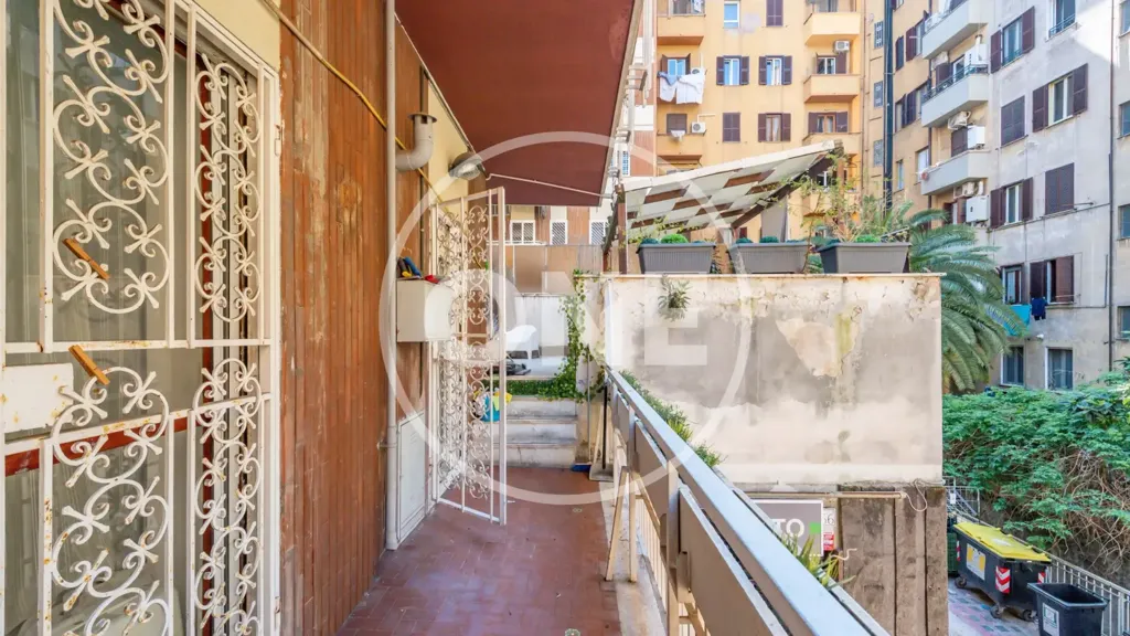 Balcony - Ristruttured Apartment with Large Terrace in Rome