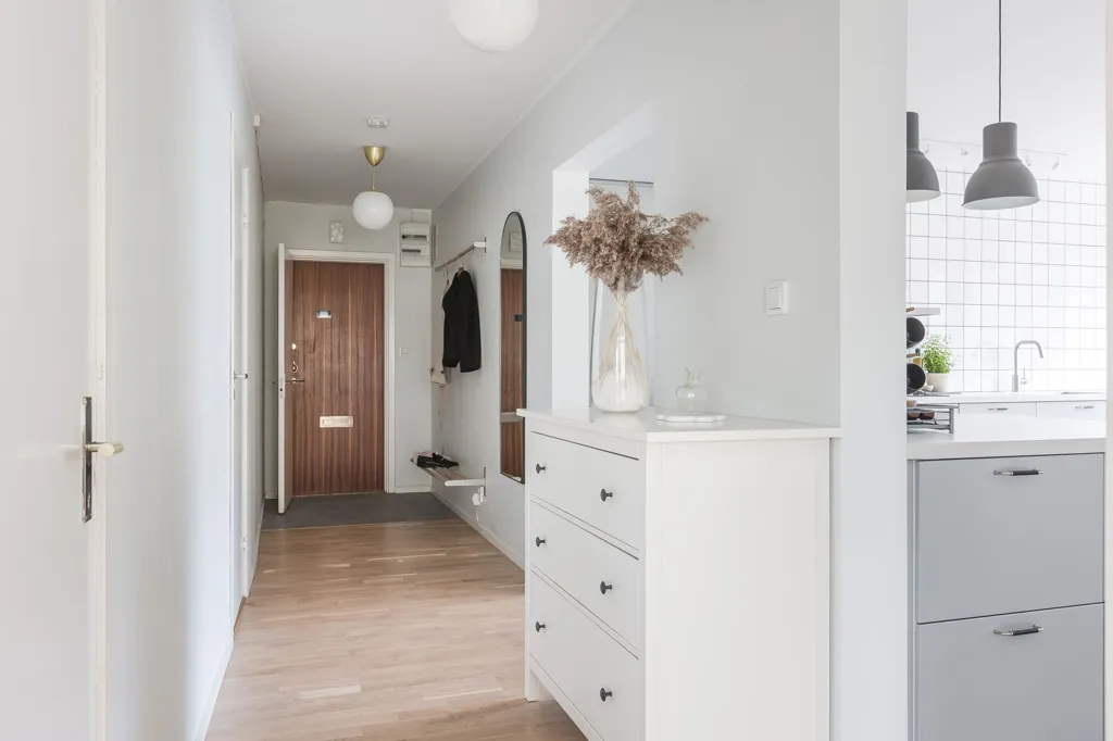 Hallway - Renovated Apartment with Balcony in Central Linköping