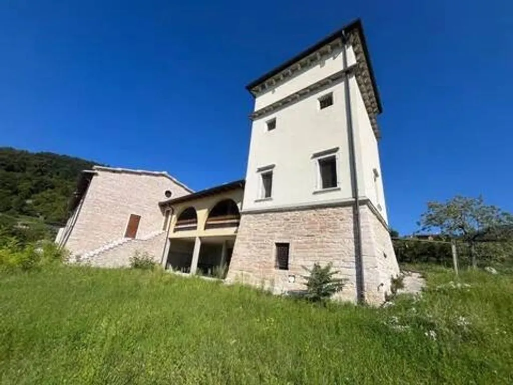 Außenansicht - Historic Tower House with Vineyard in Negrar