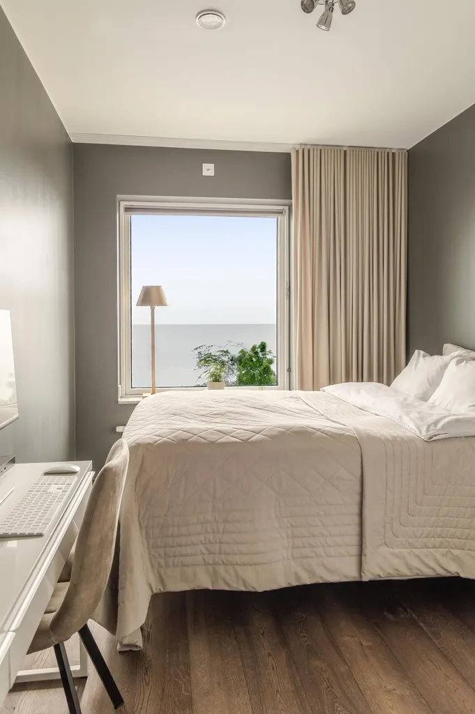 Magamistoad - Seafront Apartment with Balcony in Bacchus