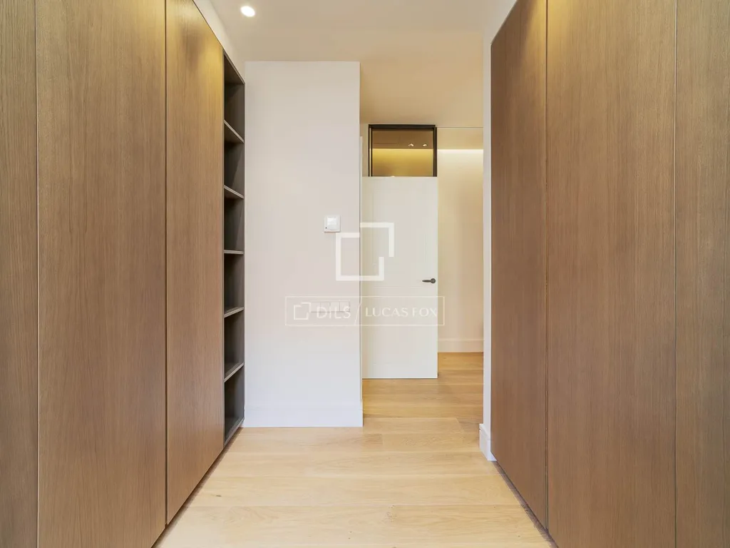 Pièces - Renovated Apartment with City Views in Eixample