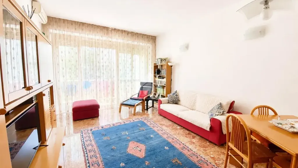 Soggiorno - Bright Triplex with Balcony in Rome