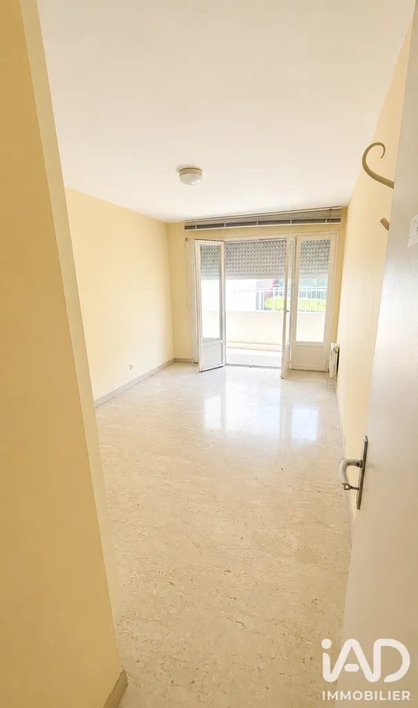 Esik - Toulon Apartment with North-South Exposure