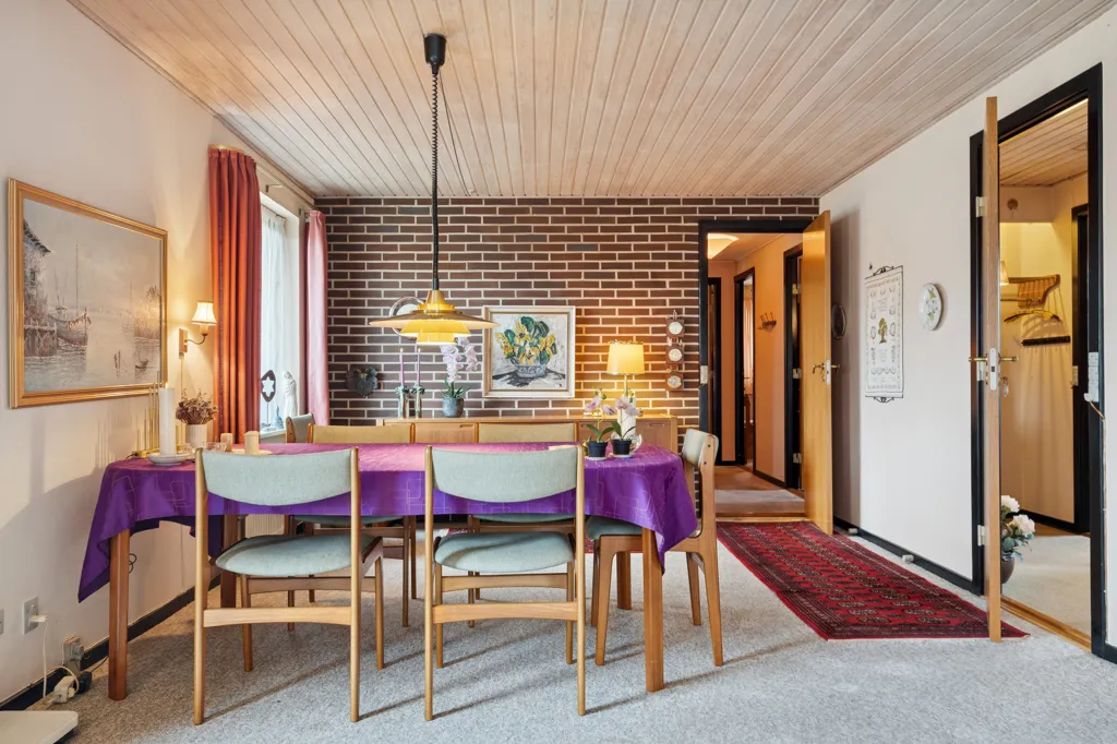 Söögituba - Well-Maintained Villa with Carport in Viborg