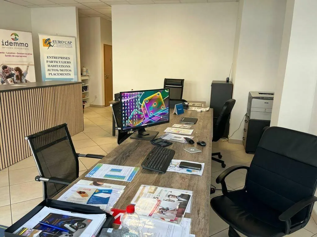 Kabinet - Commercial Space with High Visibility in Dommeldange