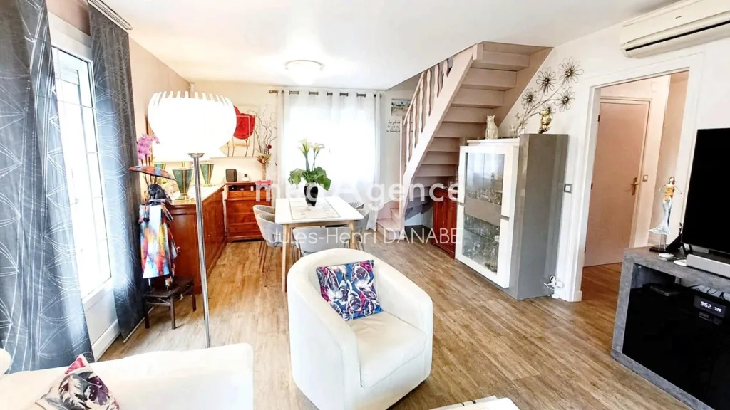 Elutuba - House with Pool in Sens, 1h15 from Paris