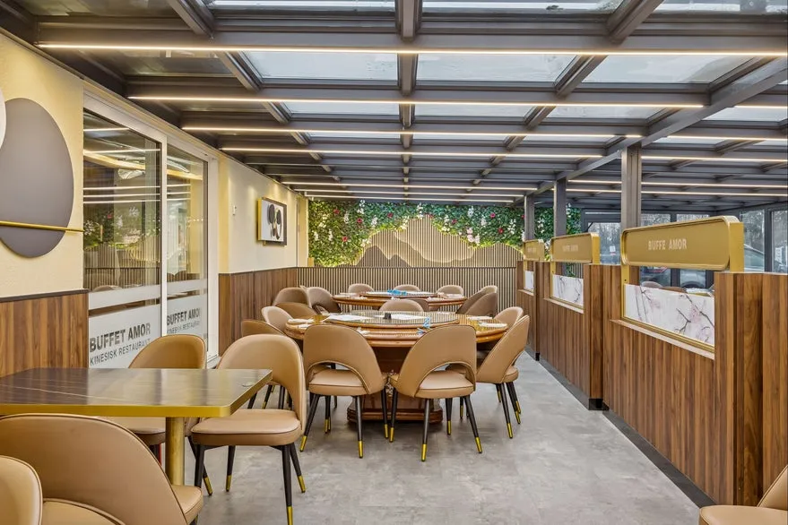 Söögituba - Mixed-Use Property with Restaurant and Garden in Central Location