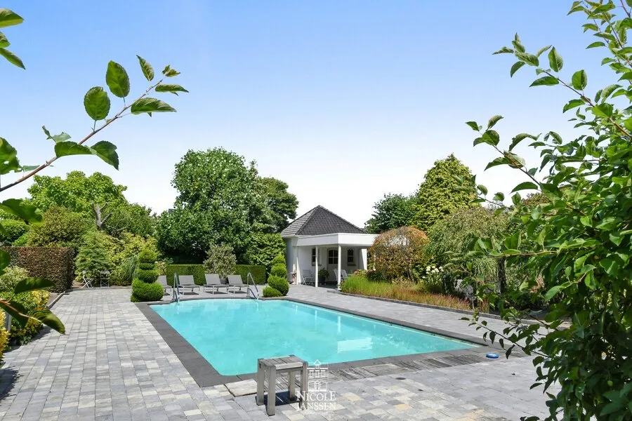 Piscine - Villa avec Piscine à Maaseik