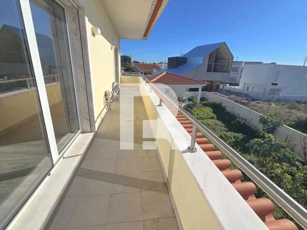 Balcon - Luxury House with Modern Architecture in Sintra