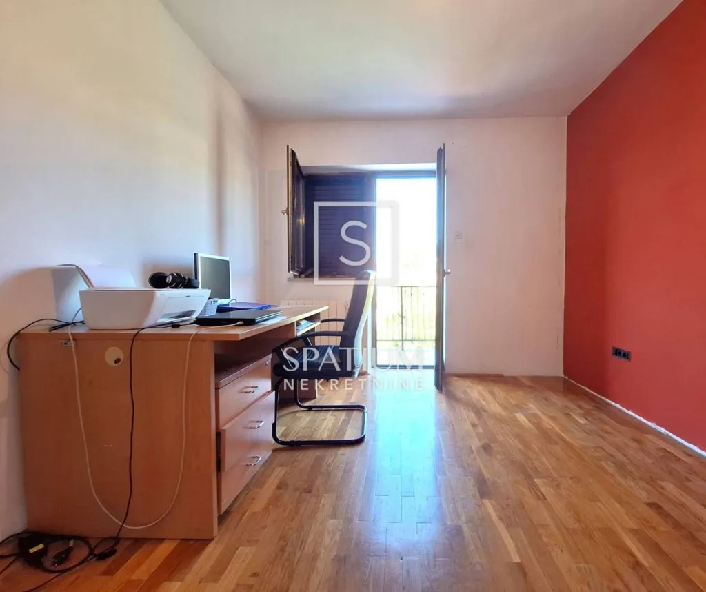 Bureau - Family Flat with Balcony in Viškovo