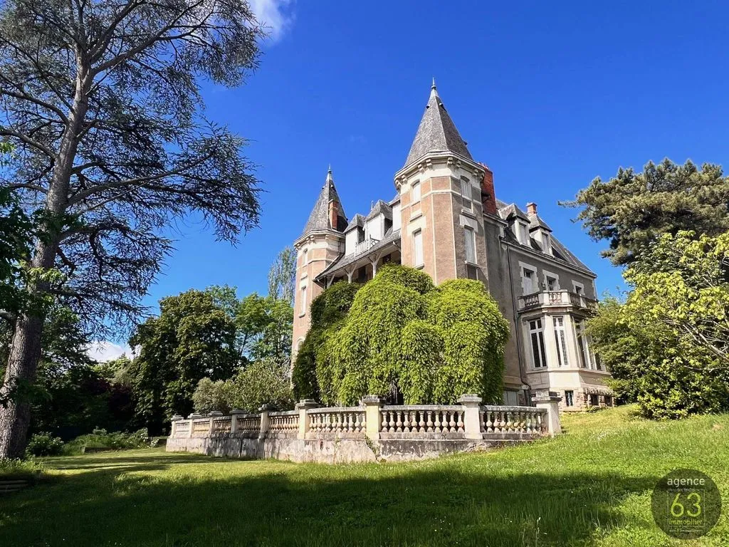 Välivaade - Historic Castle with Spa in Châtel-Guyon