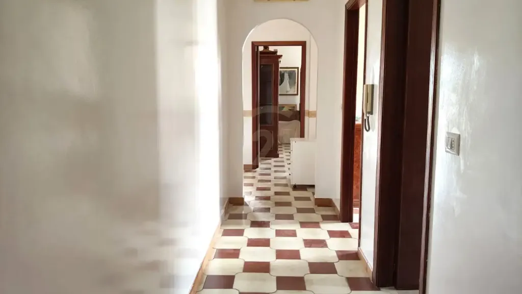 hallway_entrance