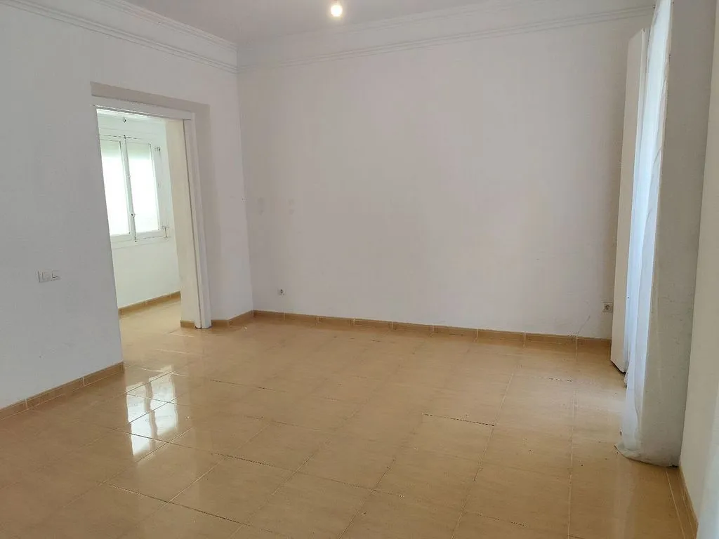 Stanze - 3-Bedroom Flat with Balcony in Historic Centre