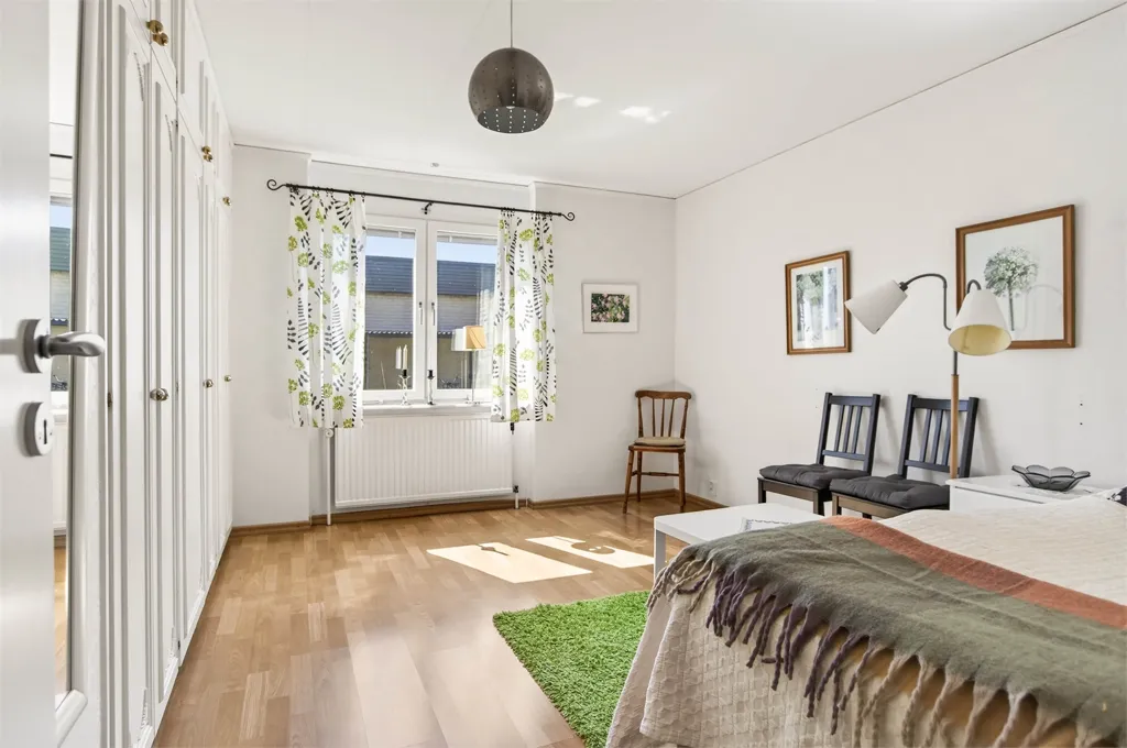 Magamistoad - Ensuite Villa with Garden in Jönåker
