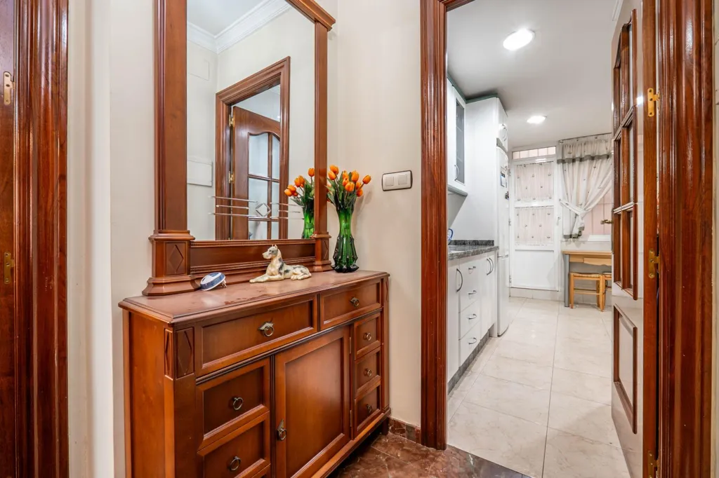 Esik - Apartment with Private Patio in Granada Centre