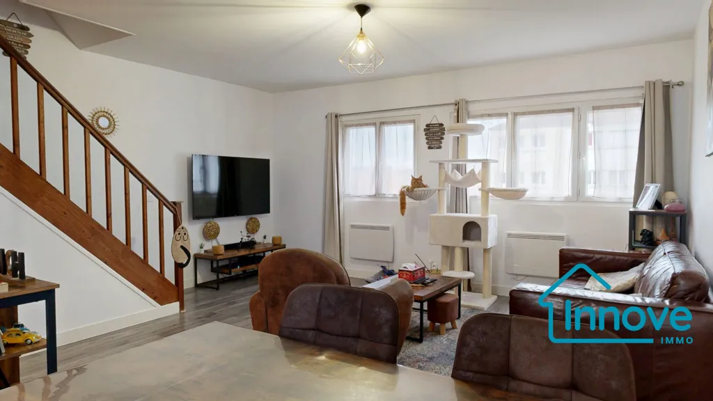 Séjour - Maison 4 Pièces avec 'Zéro Entretien' à Villepreux