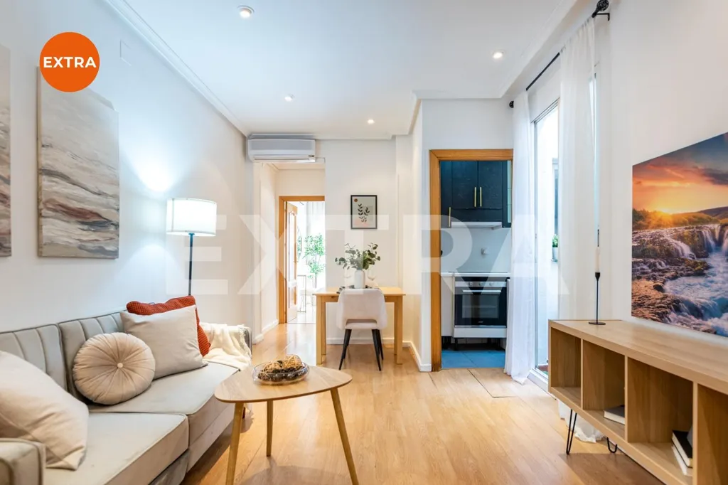 Séjour - Semi-detached Flat with Balconies in Castilla, Madrid