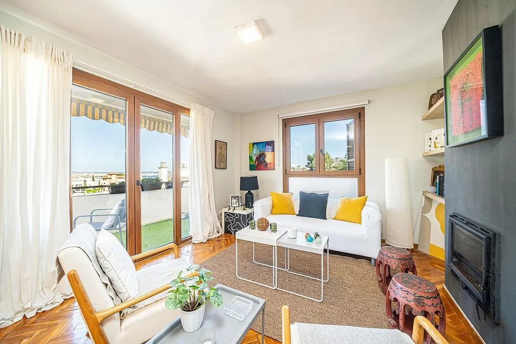 Elutuba - Renovated Apartment with Balcony in La Bonanova