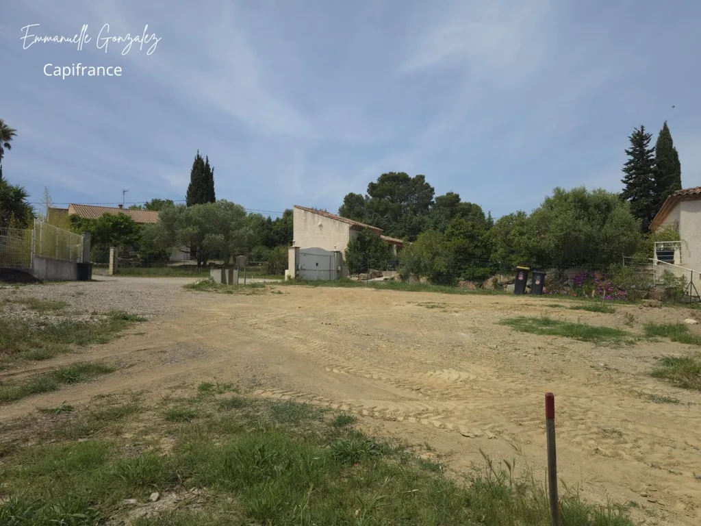 Aed - Buildable Plot with Permit in Fouzilhon