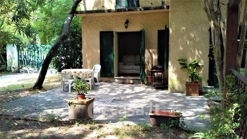 Terrazza - Beachfront Villa in Massa