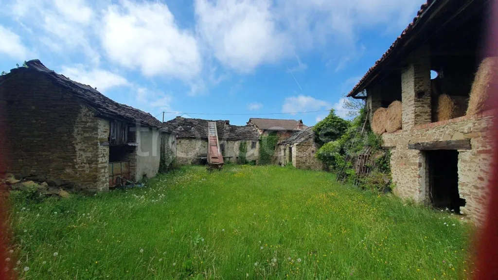 Garden - Rustic Complex with Panoramic View in Paroldo