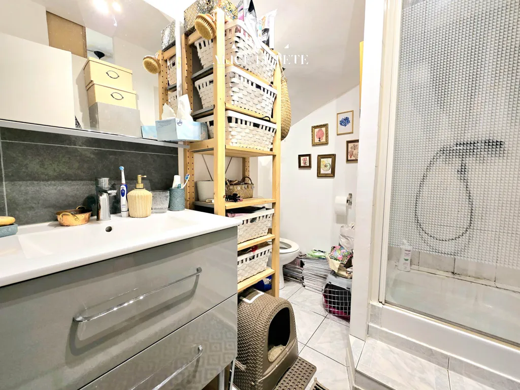 Vannitoad - Fully Let Building with Terrace in Saint-Barnabé, Marseille