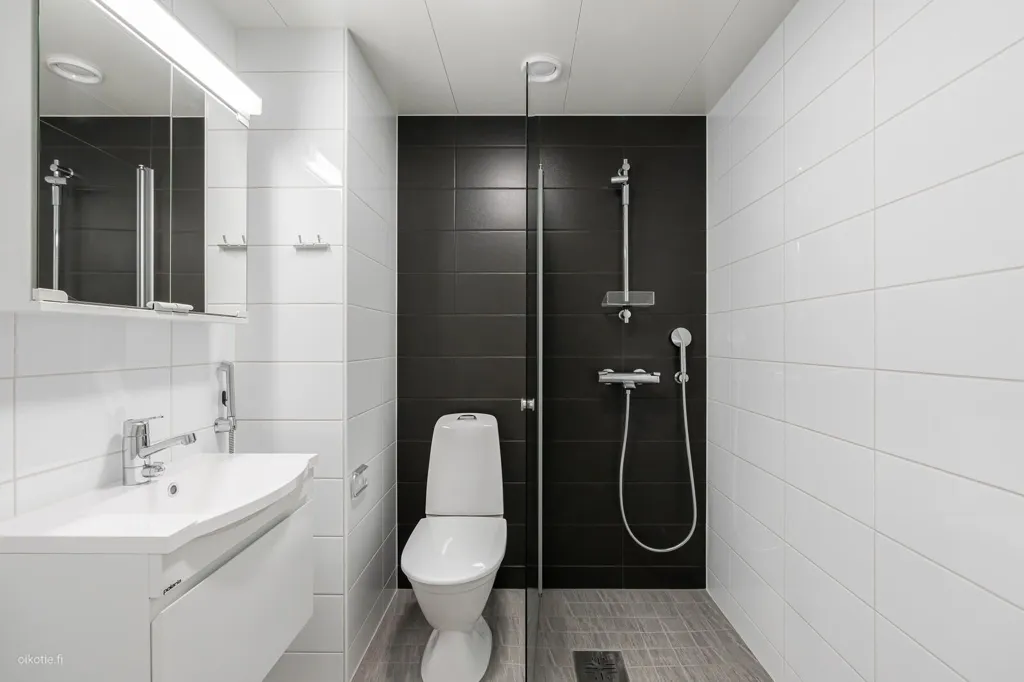 Bagni - 7th Floor Apartment with Balcony in Järvenpää