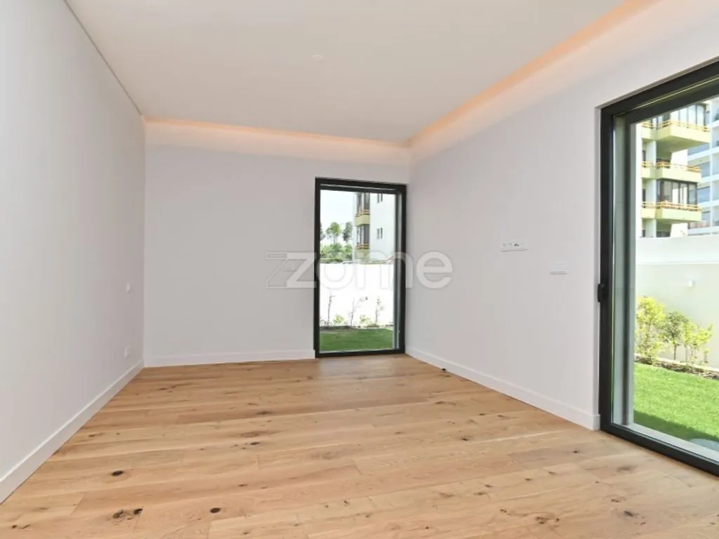Pièces - Luxury T4 with Sea View in Cascais