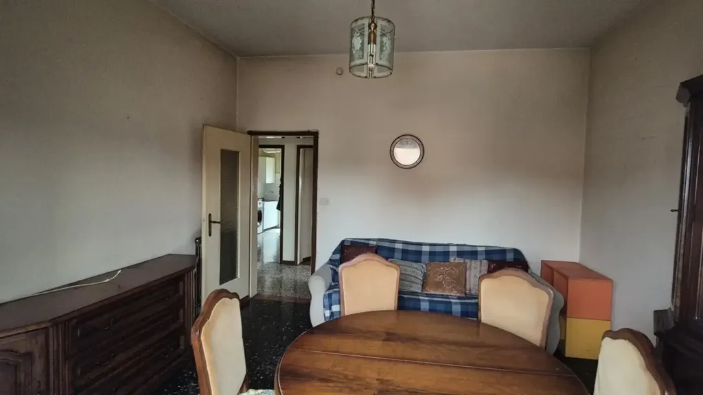 Salle à manger - Trilocale with Garage in Modena's Buon Pastore