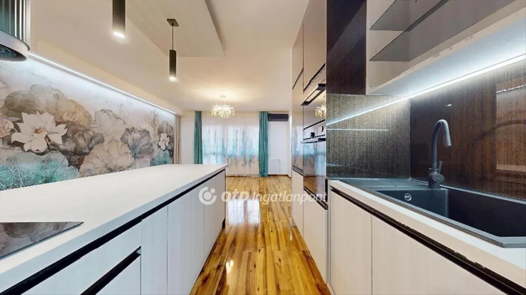 Cucina - Modernised Apartment with Balcony in Miskolc Centre