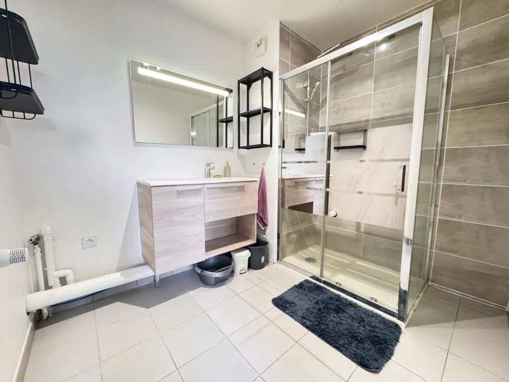 Salles de bain - Appartement T2 avec Terrasse dans Résidence de Standing