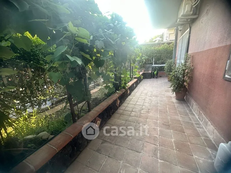 Terrasse - Ground Floor Trilocale with Private Garden in Aci Castello