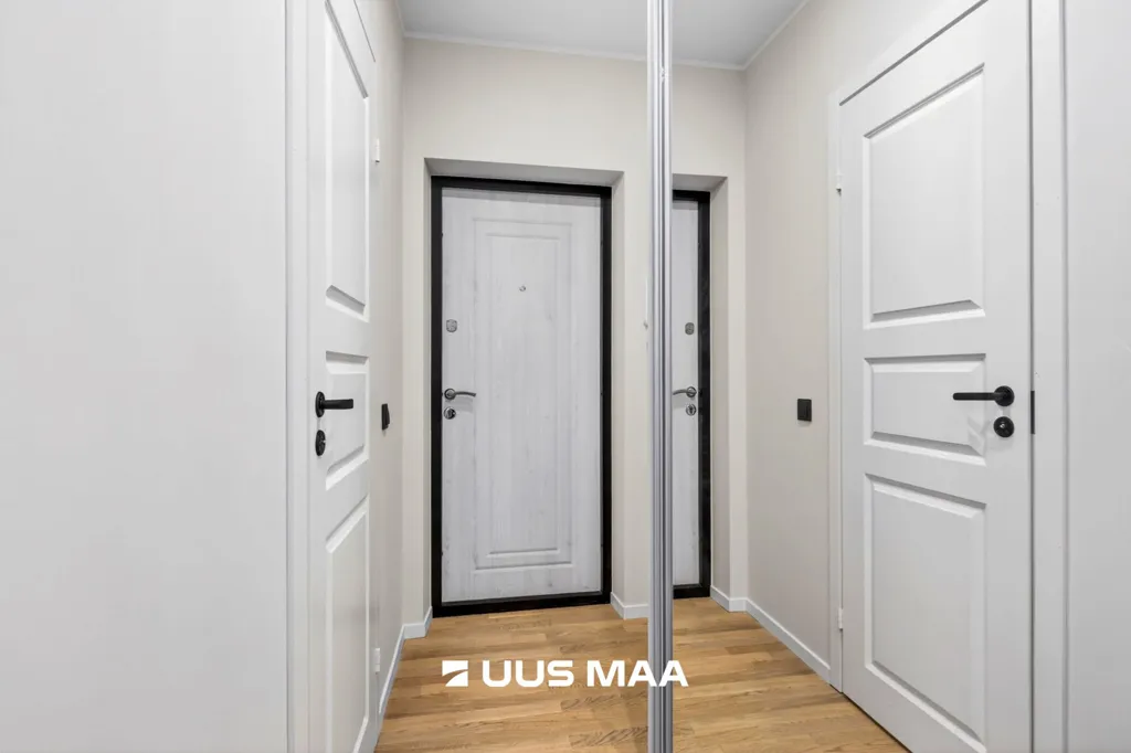 hallway_entrance