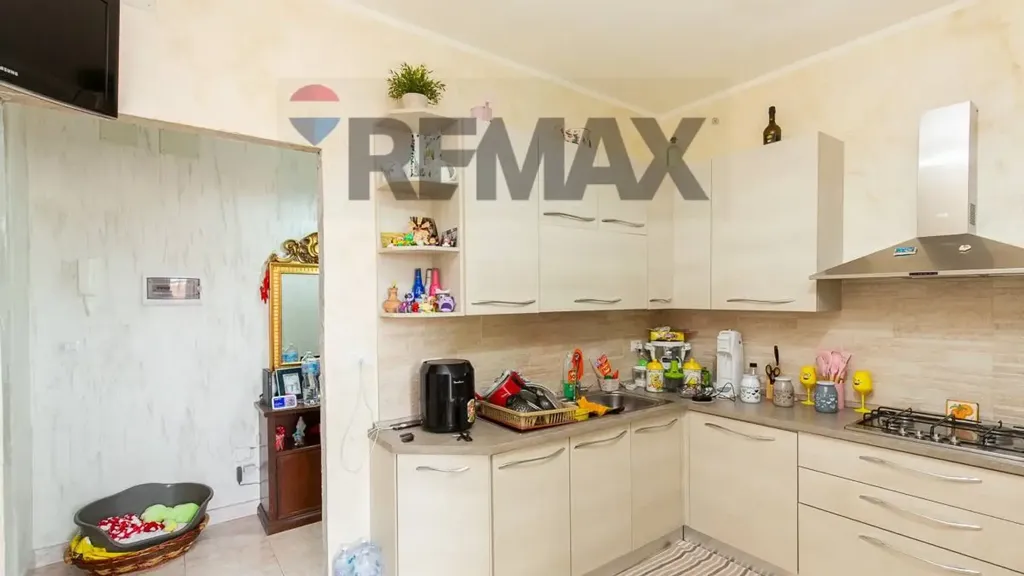 Köök - 4-Room Apartment with Balcony in Catania