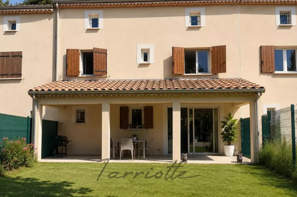Exterior - Villa with Garden in Montélimar