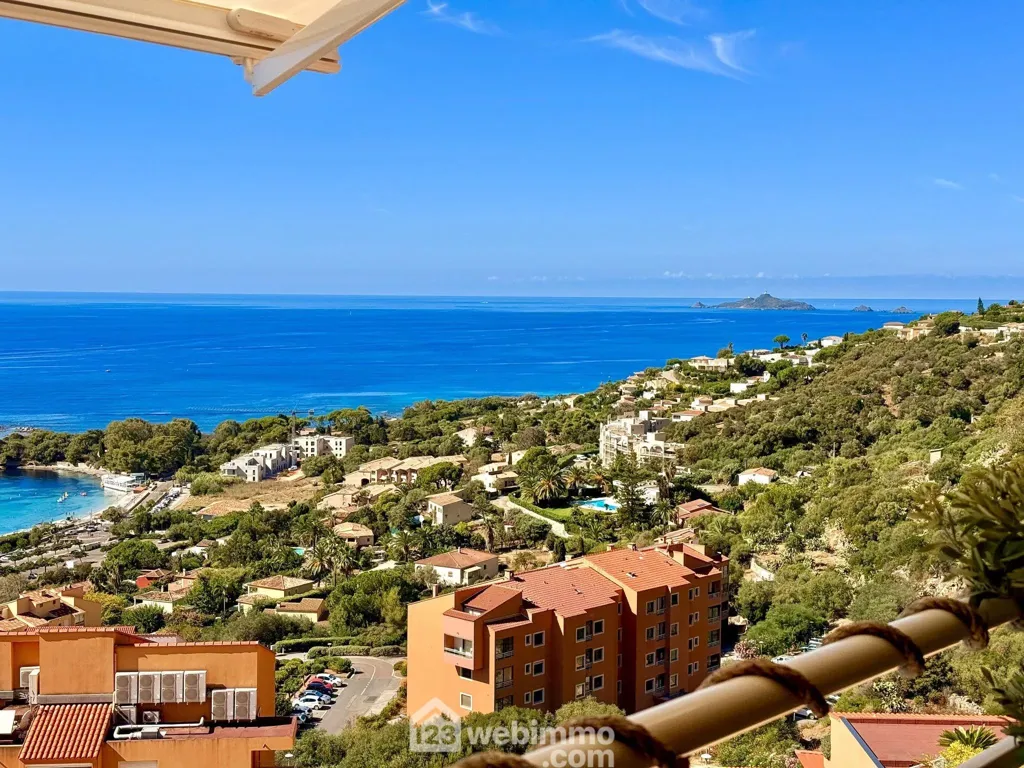 Rõdu - Duplex with Panoramic Sea View in Ajaccio