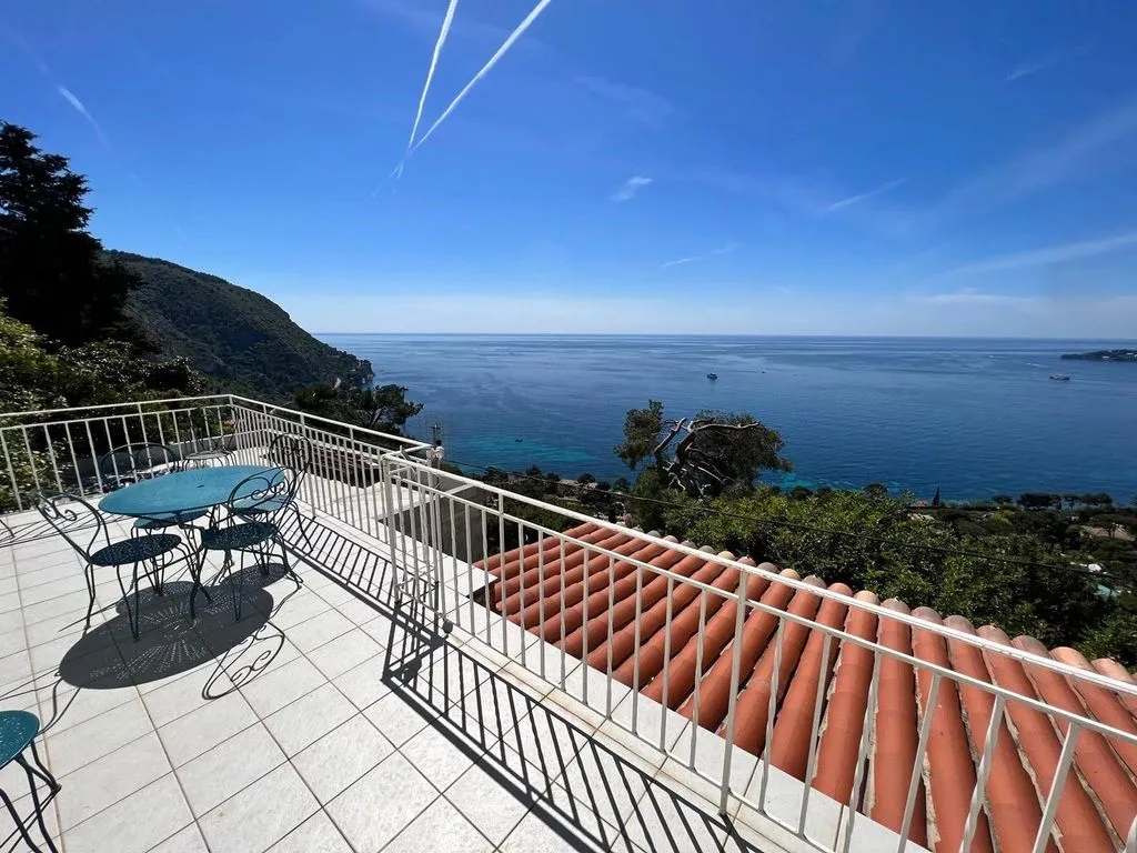 Terrass - Luxury Apartment with Sea View in Èze
