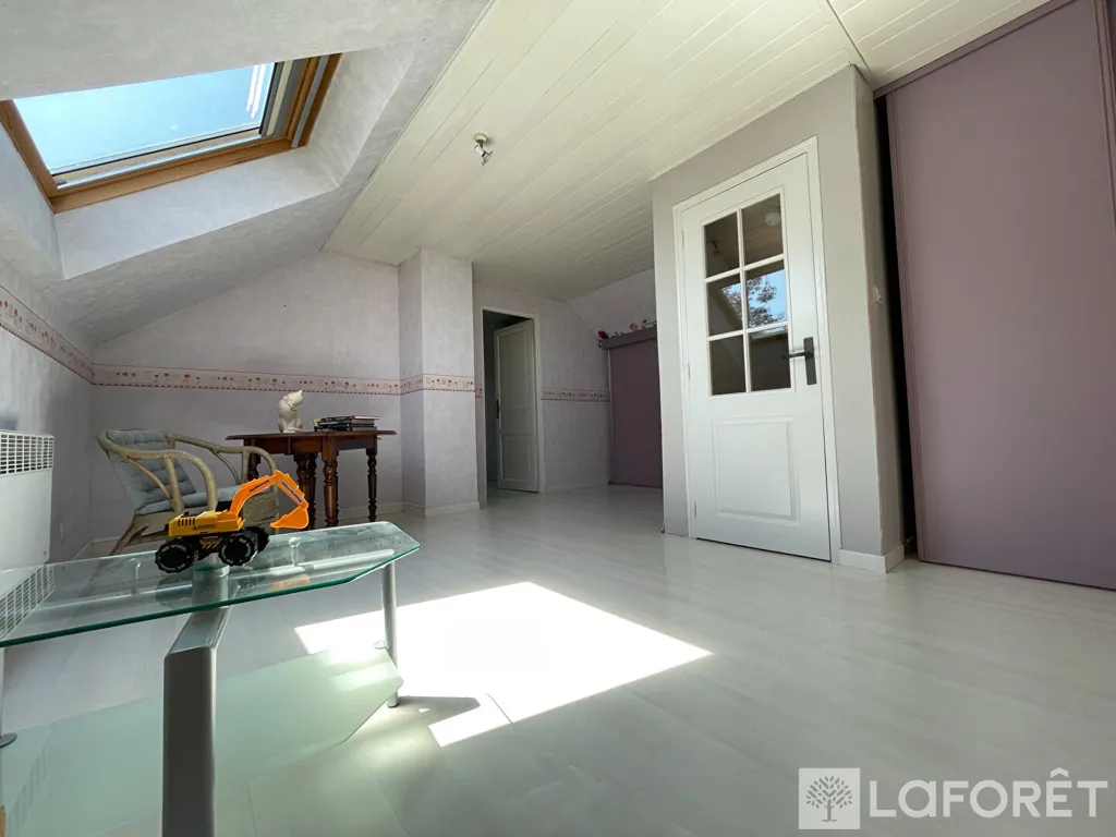 Rooms - Well-Maintained House with Garden in Mandeure