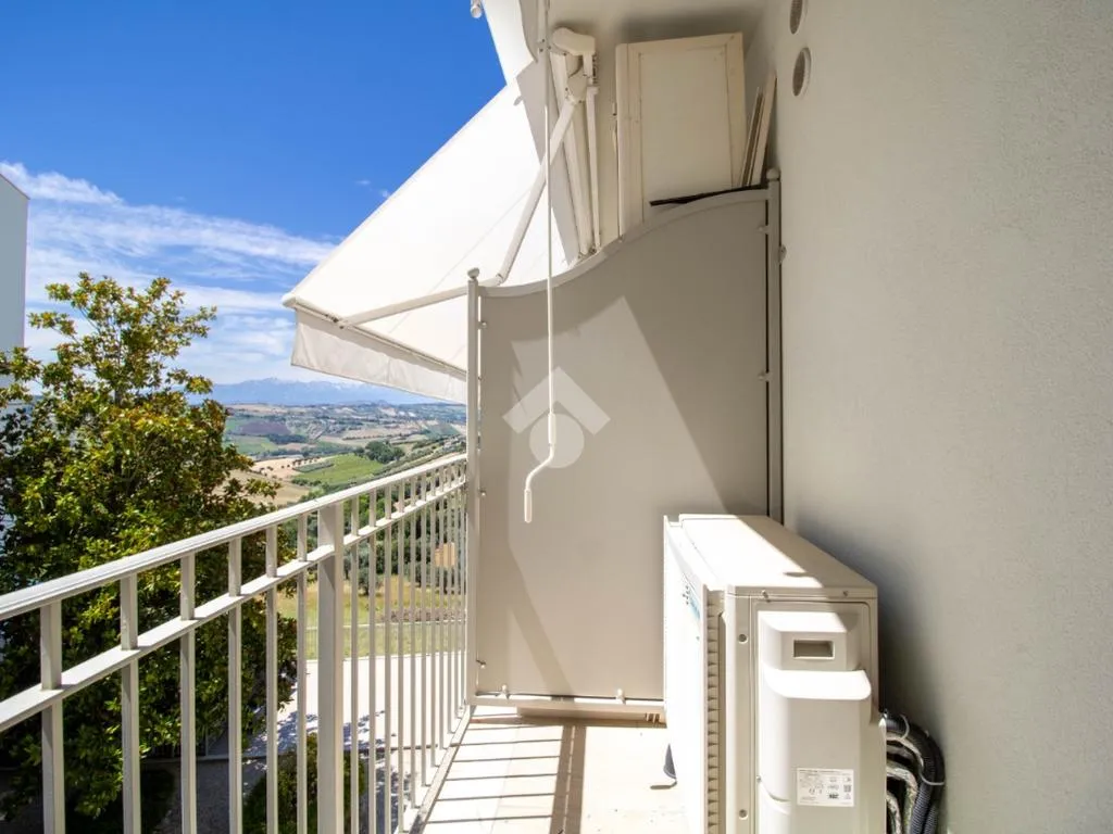 Balcone - Panoramic 3-Bedroom Apartment in Tortoreto