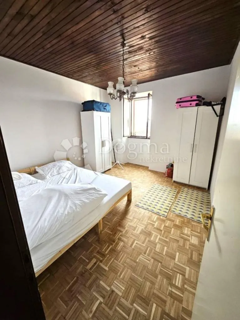 Magamistoad - Terraced House with Balcony in Oprtalj