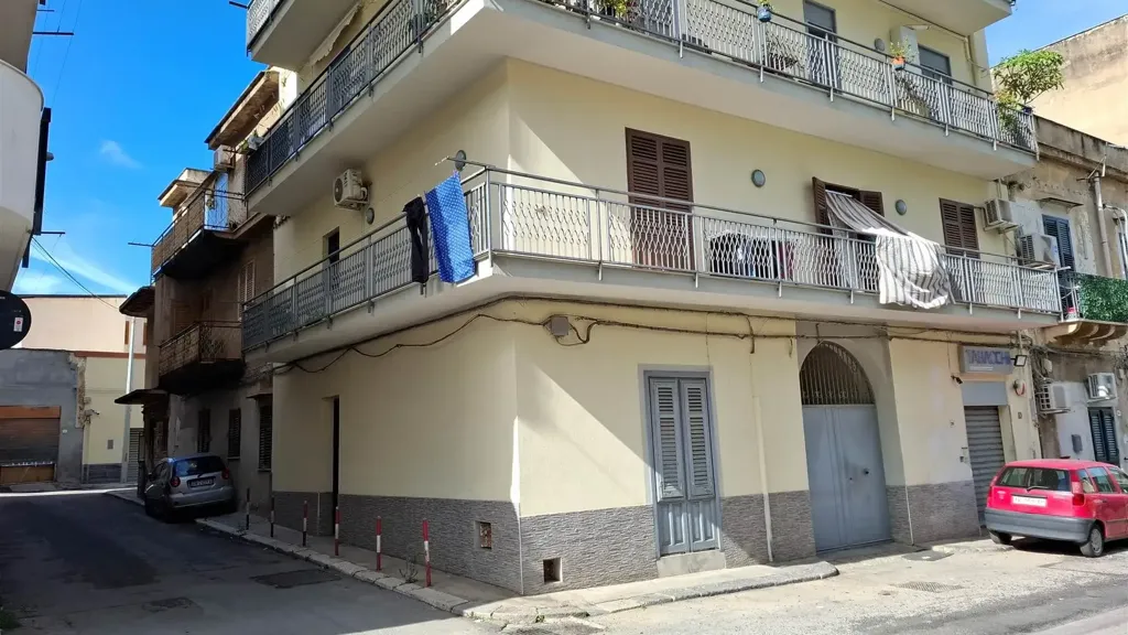 Välivaade - Quadrilocale to Renovate in Palermo